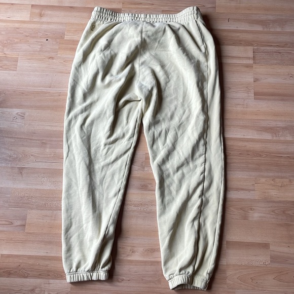 Aritzia-TNA boyfriend sweats - Picture 6 of 7